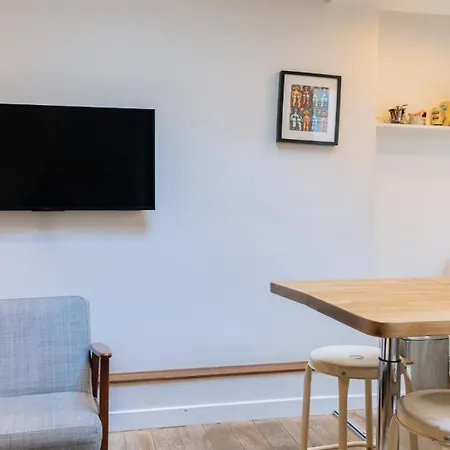 Modern 1 Bedroom Near Eiffel Tower
