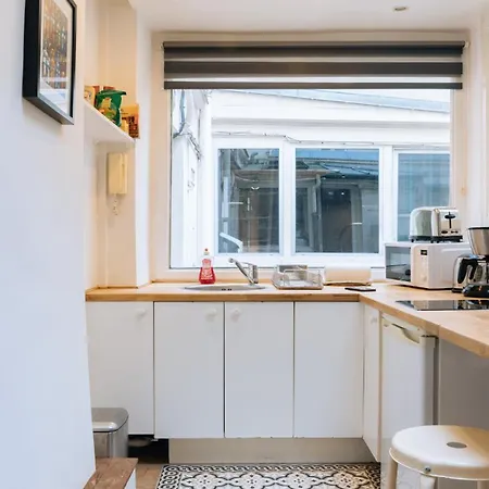 Modern 1 Bedroom Near Eiffel Tower Paris