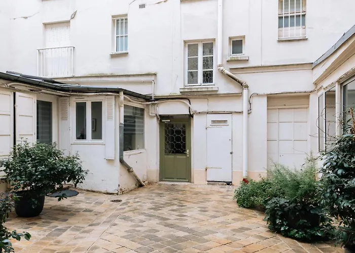 Holiday home Modern 1 Bedroom Near Eiffel Tower *