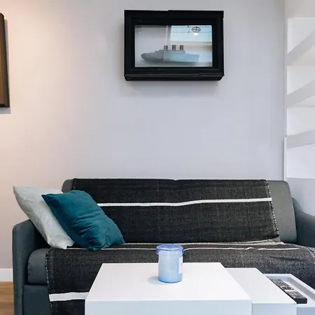 Modern 1 Bedroom Near Eiffel Tower Parijs