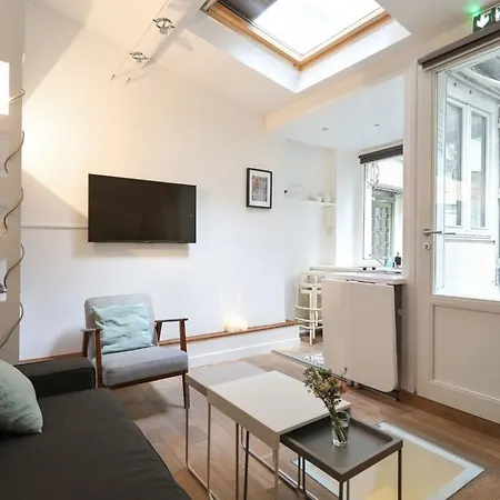 Modern 1 Bedroom Near Eiffel Tower * Paris